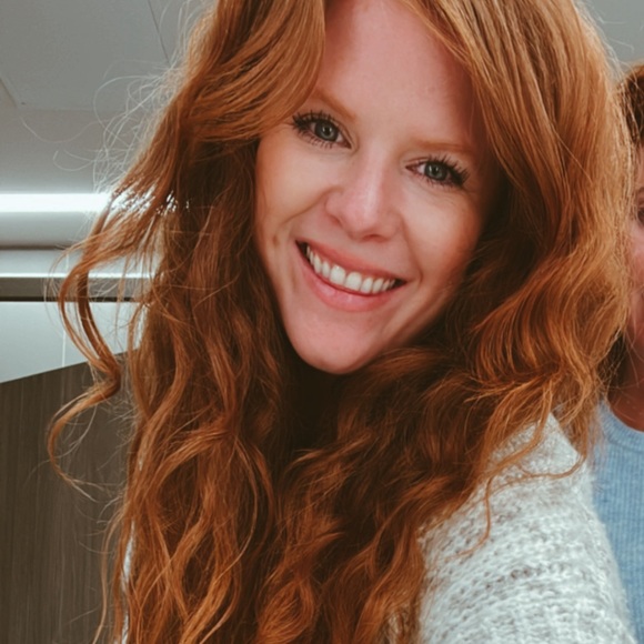 Meet your Posher, Whitney - Picture 1 of 4